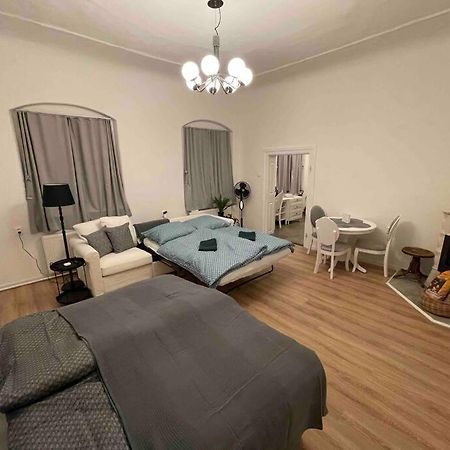 Good Old Times Apartment Братислава Экстерьер фото