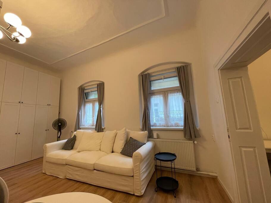 Good Old Times Apartment Братислава Экстерьер фото